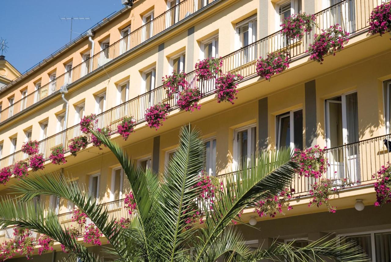 Dom Zdrojowy Aparthotel Jelenia Góra Exteriör bild